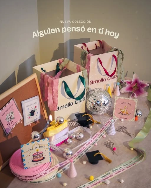 Papelería, bolsas y detalles con el diseño de Amelie Club